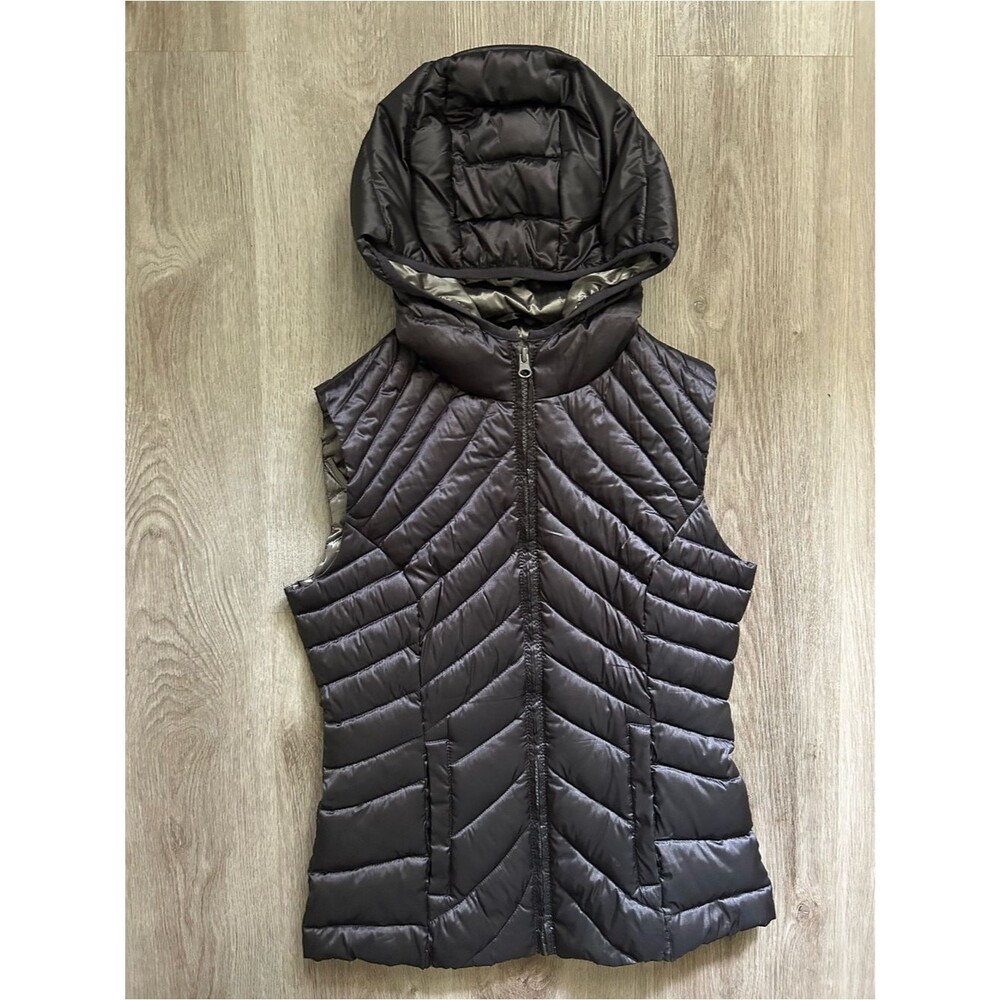 Be by Blanc Noir Women's down-filled quilted puffer vest with a hood